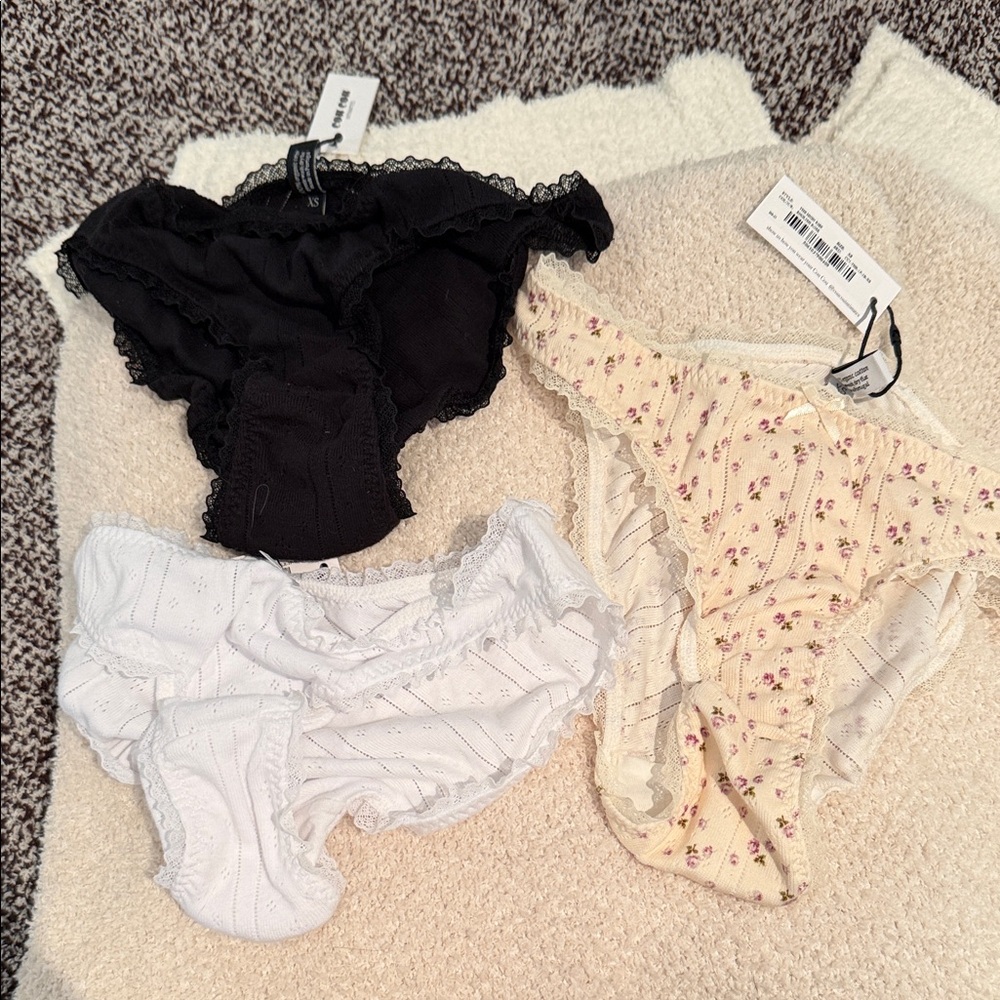 Floral and Lace Women's Panties Set - Black, White, Cream